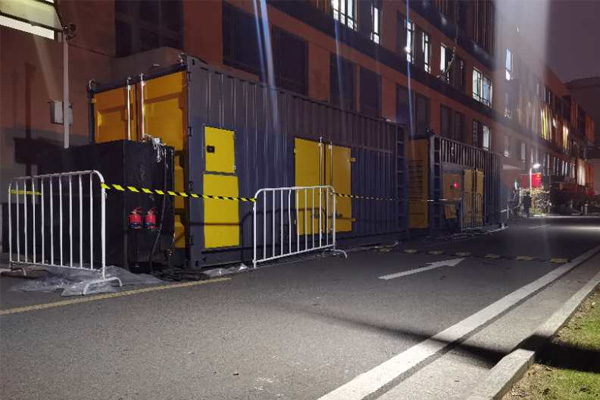 琅琊柴油发电机组的输出电压是如何调节的？